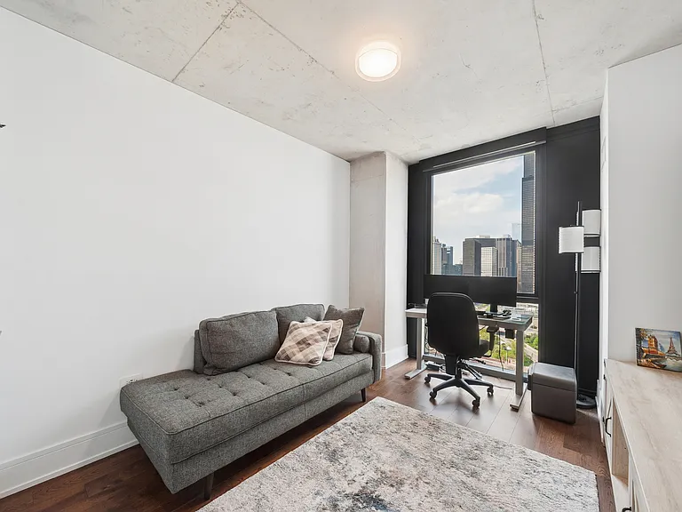 234 W Polk St #2504 — Photo 3