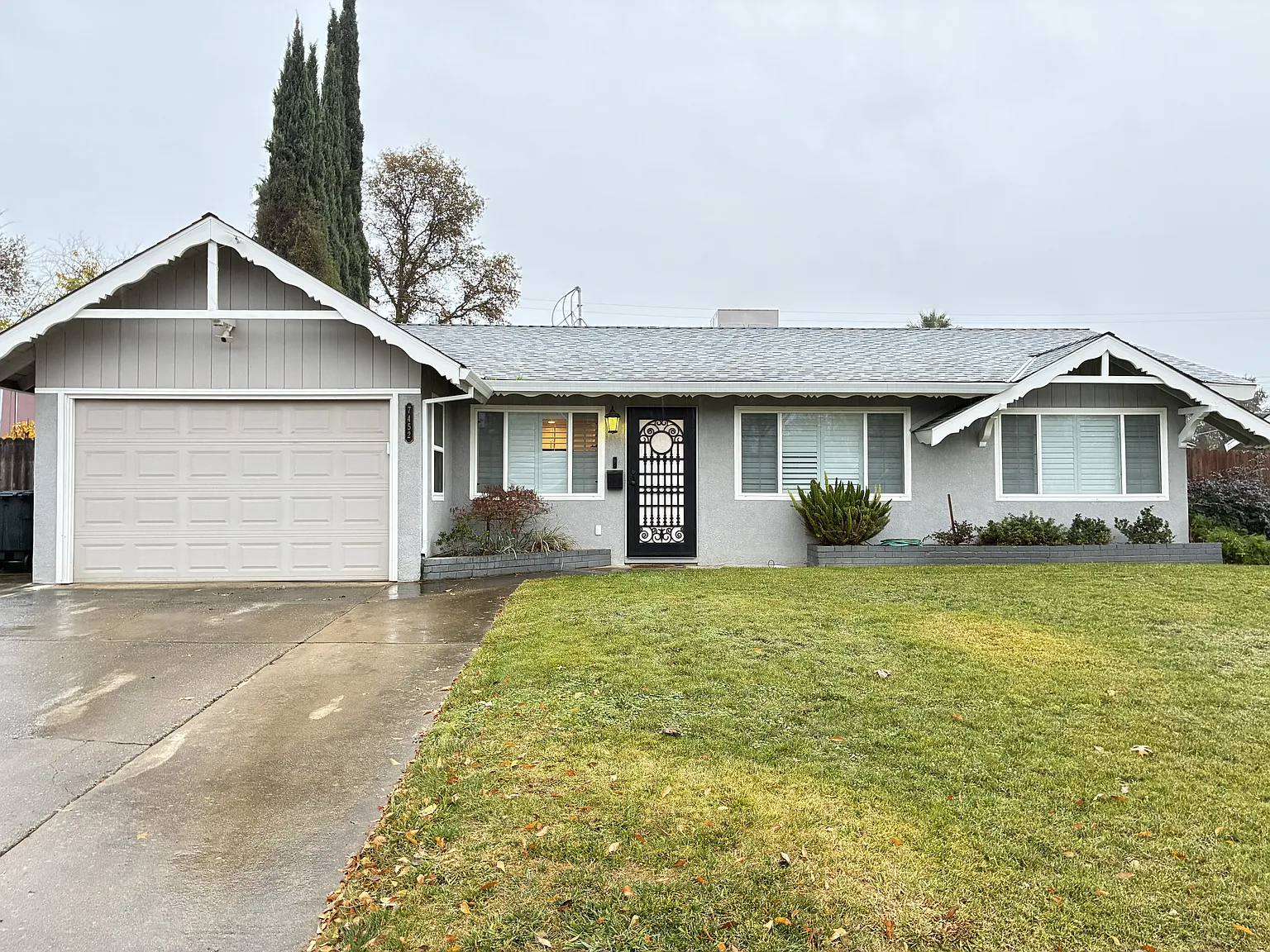 7452 Rollingwood Blvd photo 1