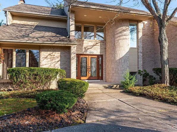 4795 Paisley Ct, West Bloomfield, MI 48322