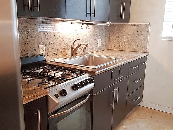 3rd image of 2463 Pine Tree Dr APT 3