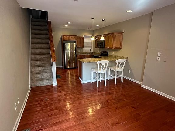 4th image of 2741 W Harper St