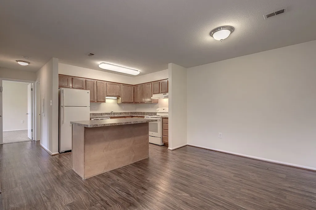 New Forest Apartments — Photo 4