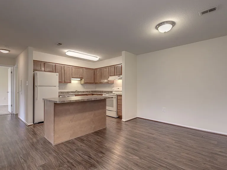 New Forest Apartments — Photo 3