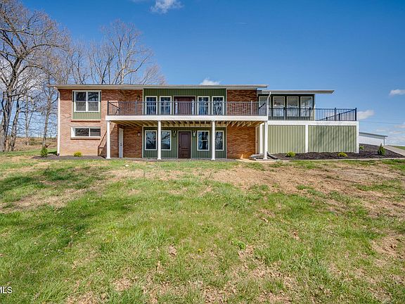 2nd image of 1405 Dover Rd