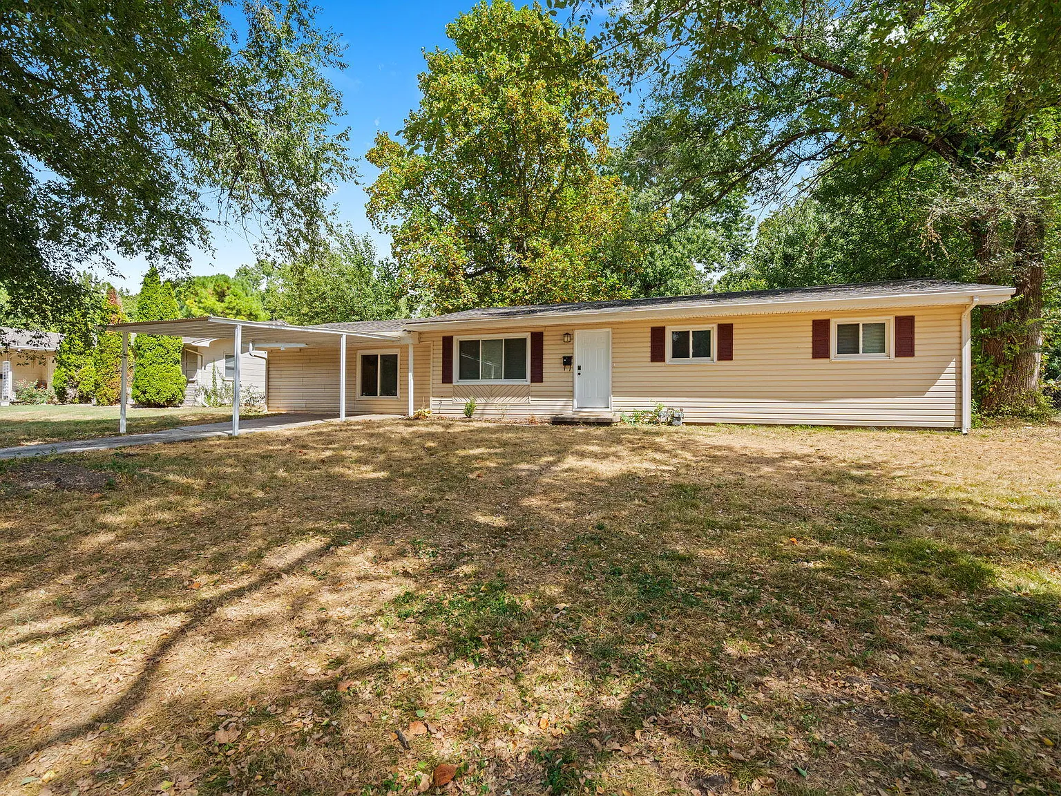 4 bed, 1.5 bath, 1689 sqft, $1,950 — Photo 3