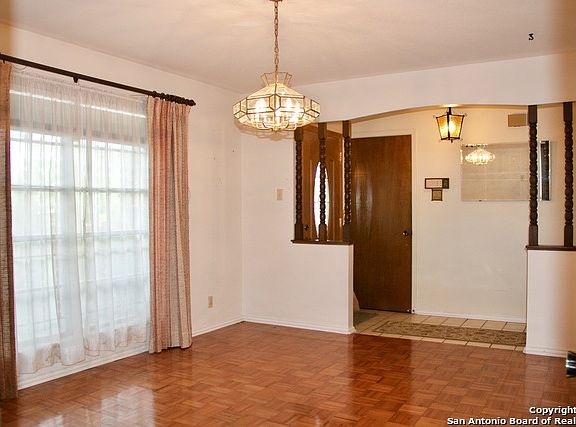 5th image of 9603 Spring Dawn St