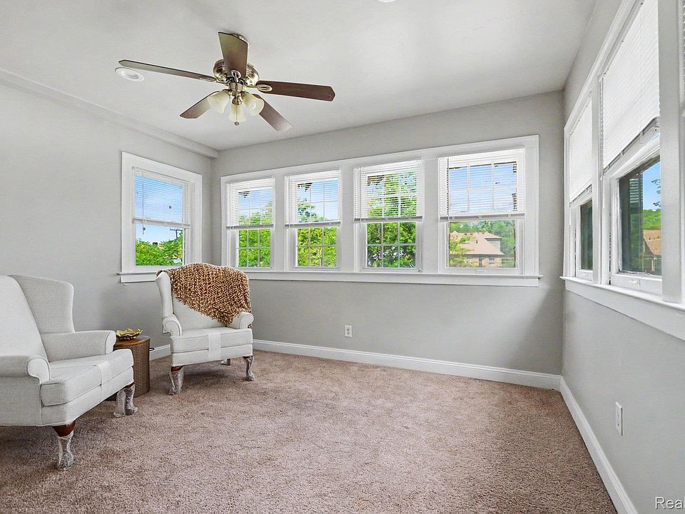 1646 Chicago Blvd, photo 25