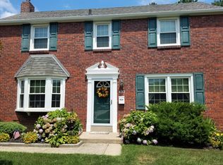 437 Colonial Park Dr, Springfield, PA 19064