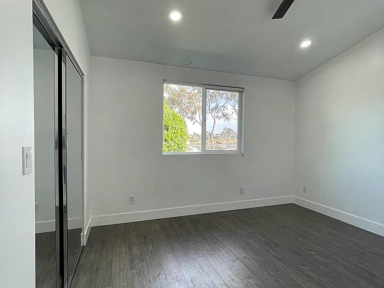 BEDROOM #1
