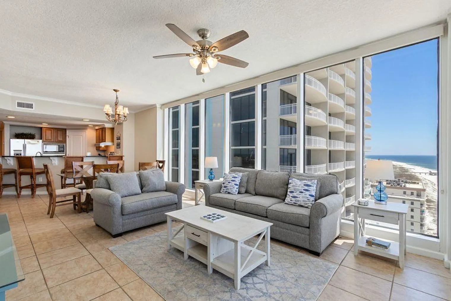 4 bed, 4.0 bath, 925 sqft, $5,222 — Photo 3