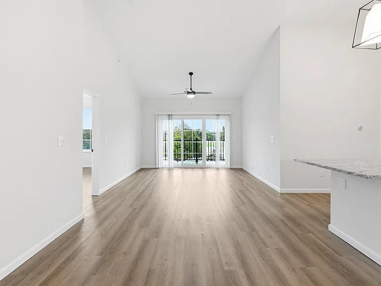 Kempton Apartments — Photo 73