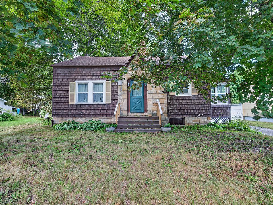 1st image of 885 Minot Avenue