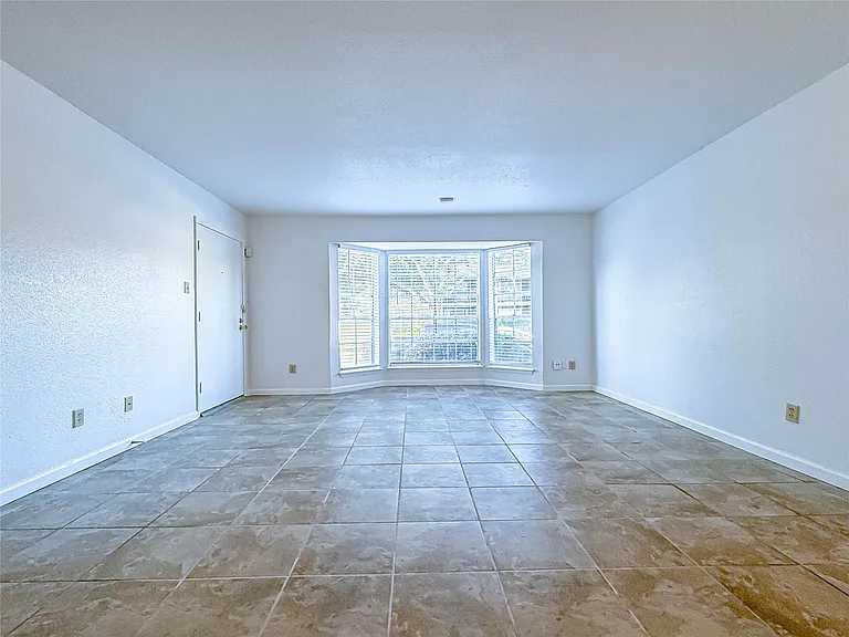 9201 Clarewood Dr #198 — Photo 3