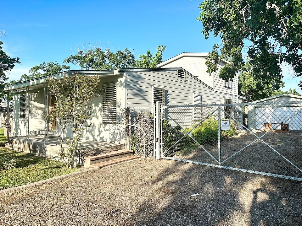 1st image of 1530 Woodlawn Dr