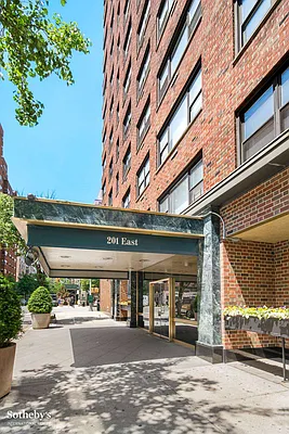 Sold by Sotheby's International Realty | media 10