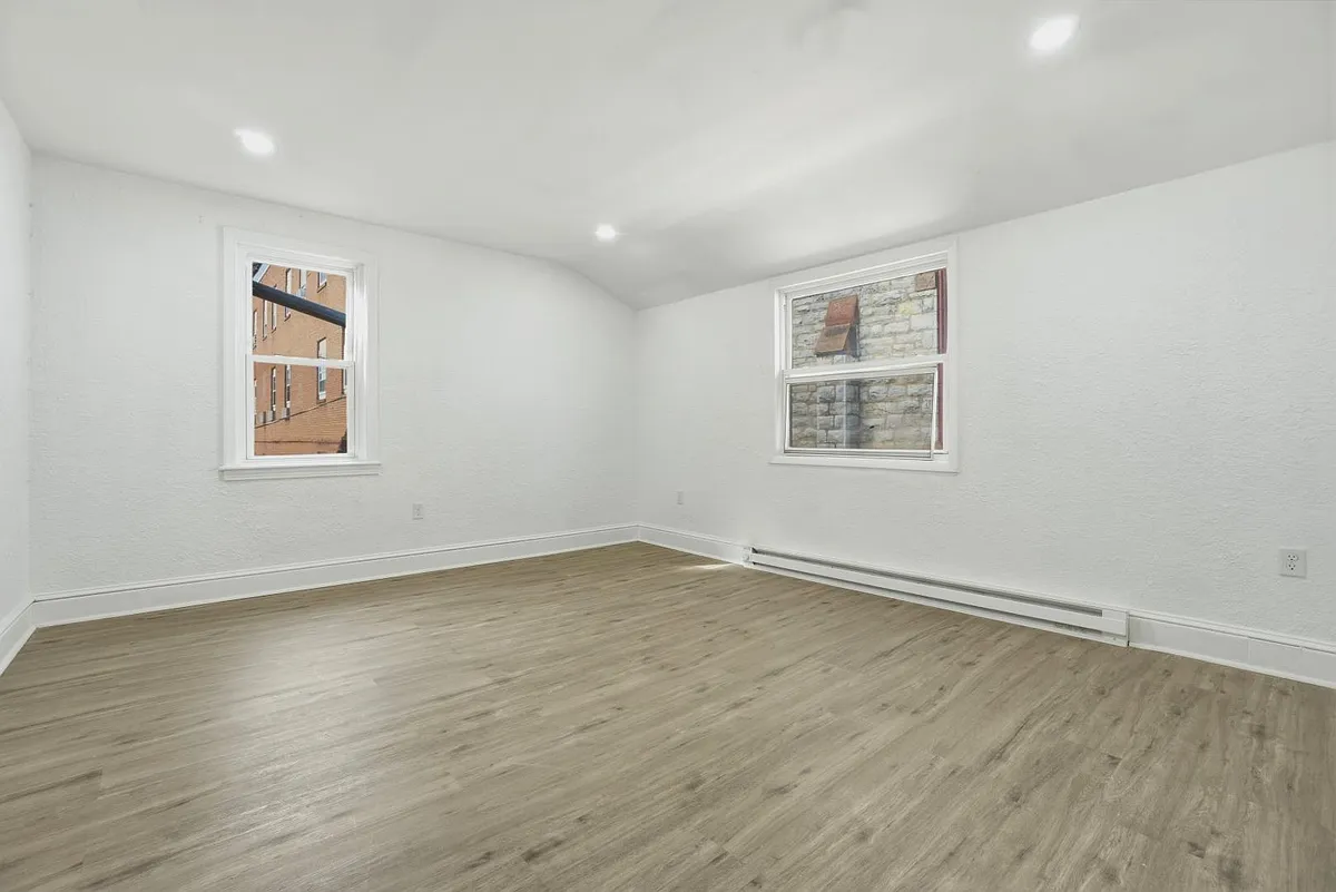 Unit Photo - 159 W Washington St #303