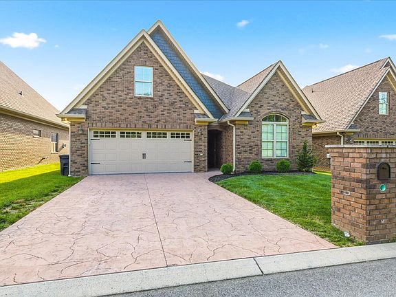 2nd image of 211 Village Cove Cir