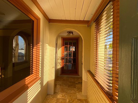 5th image of 1709 E Main St