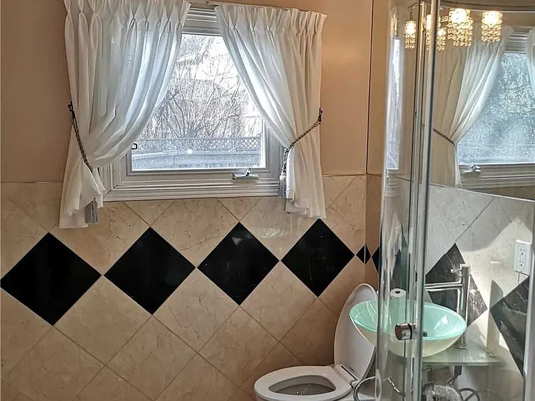 41 Ambleside Cres — Photo 11