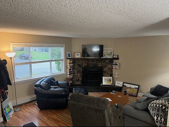 3rd image of 6437 E 31st Ave