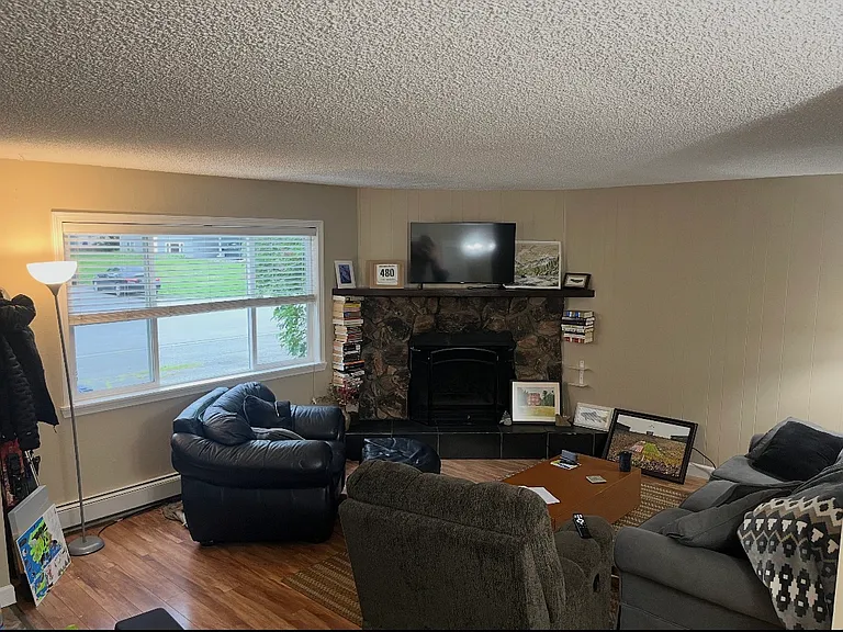 6437 E 31st Ave — Photo 3