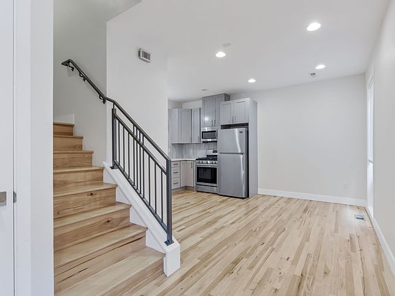 3rd image of 3303 N Navajo St #3