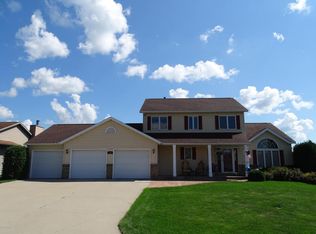 265 4th Ave SE, Plainview, MN 55964