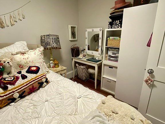 4th image of 649 E 7th St #1