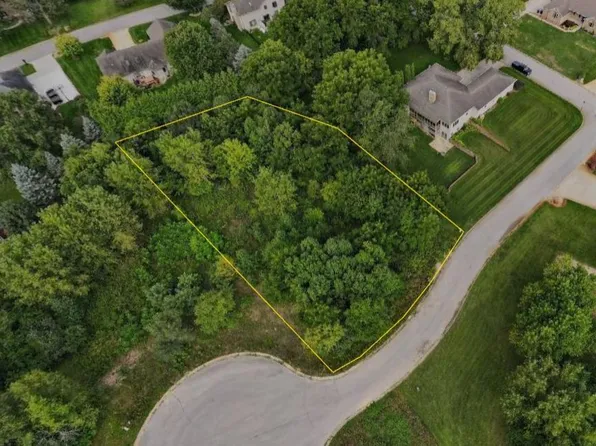 59339 Apricot Ct, South Bend, IN 46614