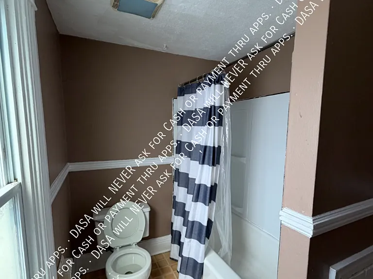 492 Augustine St — Photo 8