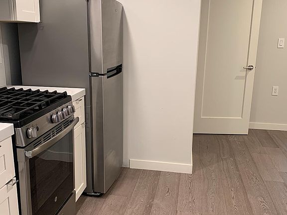 3rd image of 330 Presidio Ave #7