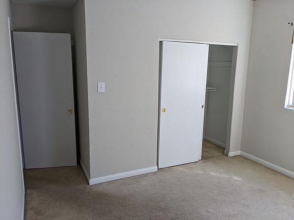 5th image of 574 Fir Ave