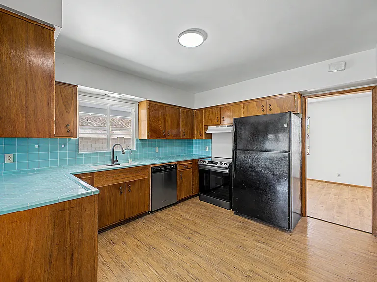 8324 E Sheridan St — Photo 10
