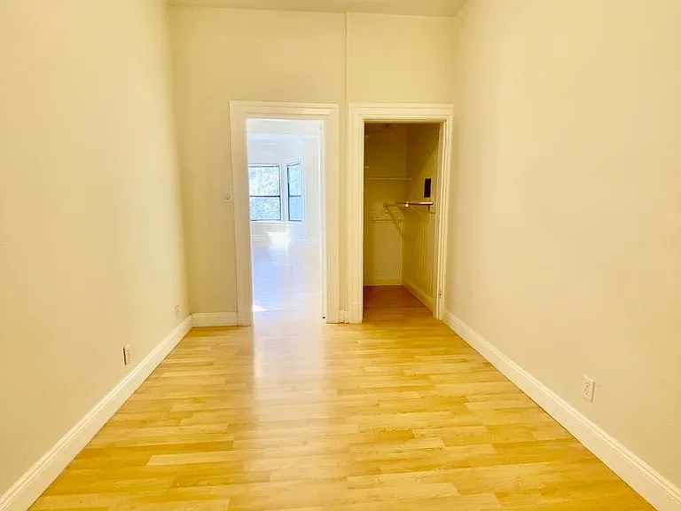449 Filbert St #4 — Photo 10