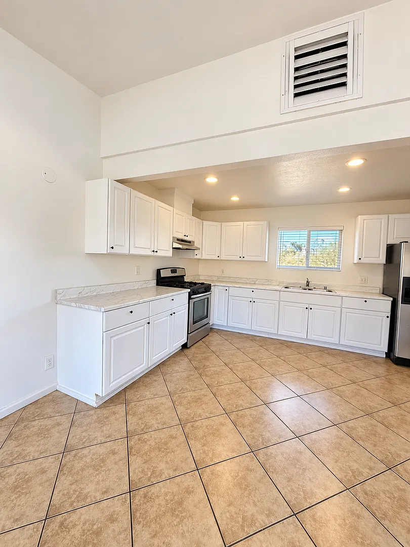 73445 Sunnyvale Dr — Photo 4