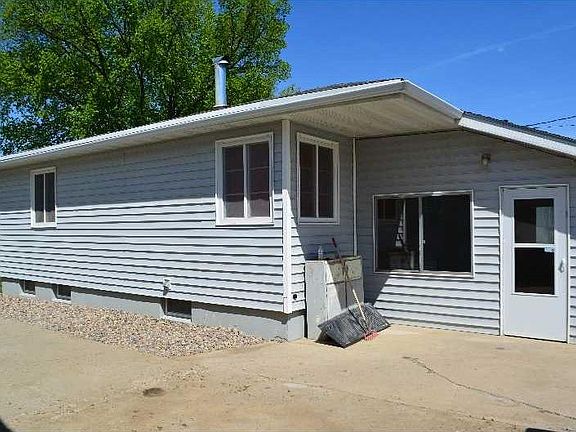 3rd image of 310 S Merriam Ave