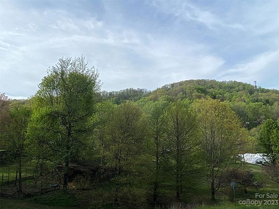 2nd image of 60 Pinnacle Dr