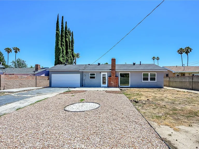 20431 Lassen St — Photo 14