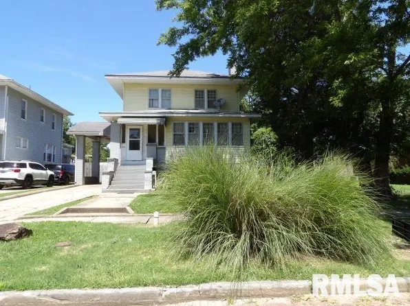 210 W Lincoln St, Harrisburg, IL 62946
