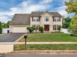 714 Varga Cir, Florence, NJ 08518