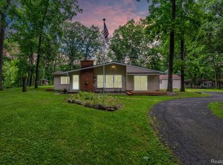 4864 Mohawk Ave, Clarkston, MI 48348