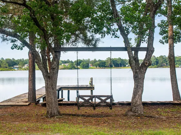 4 Engelbrecht Rd, Defuniak Springs, FL 32433