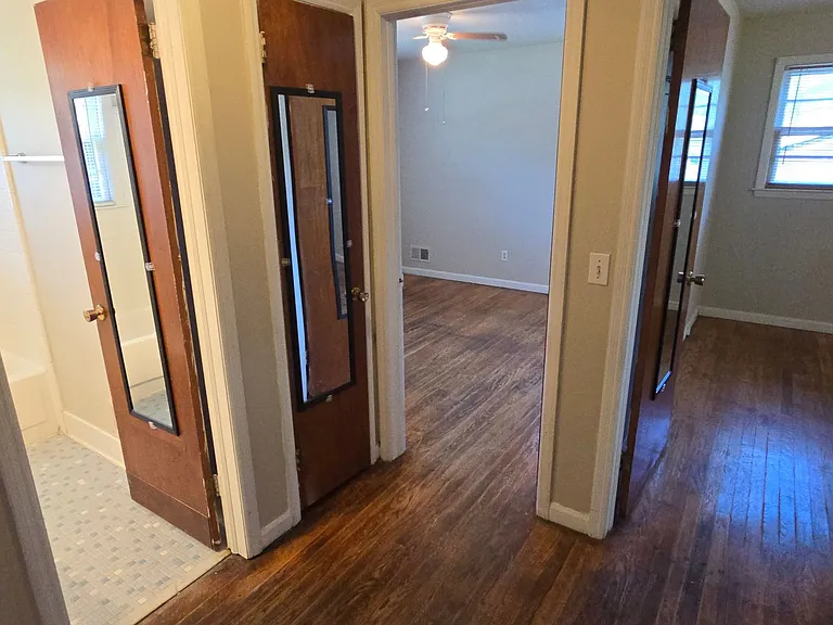 2233 Windsor Dr — Photo 15