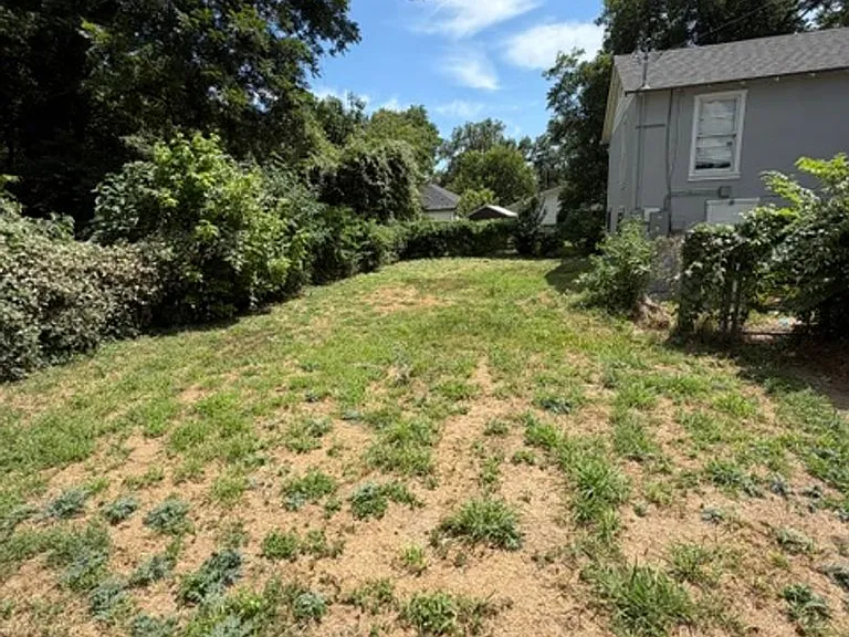 918 Preston St — Photo 19