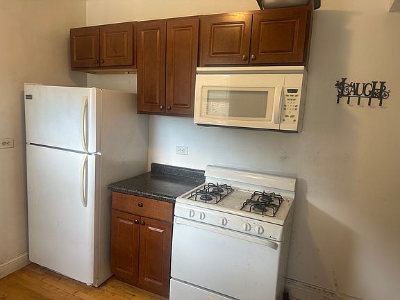 4th image of 3315 N Karlov Ave #2W