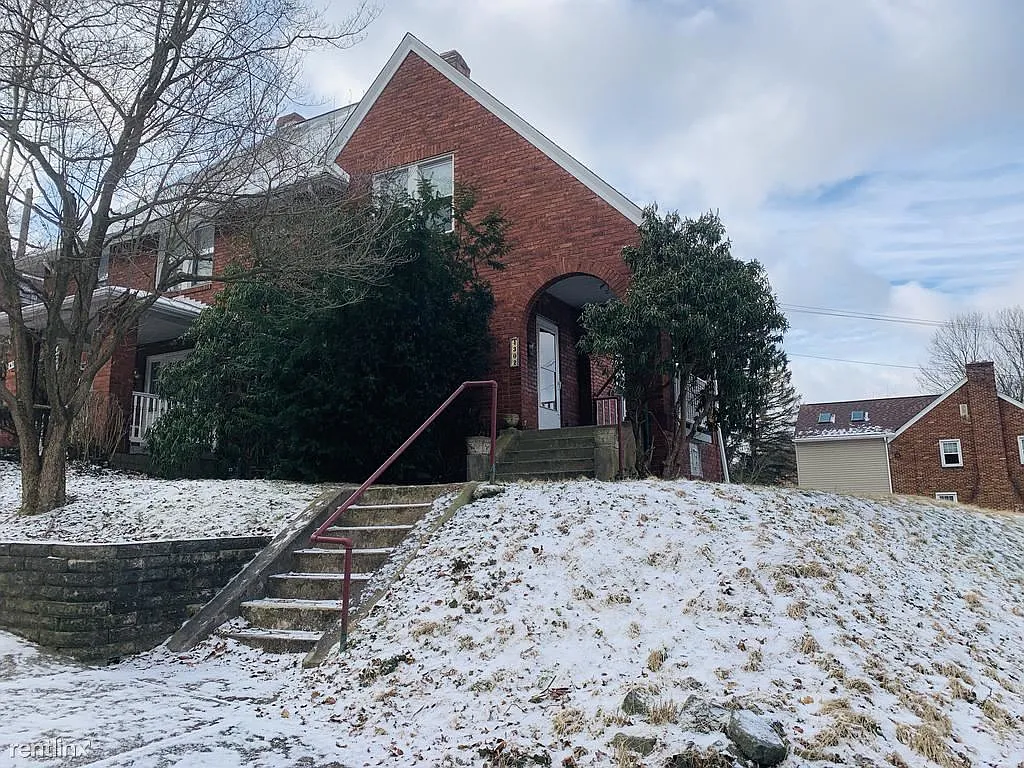 4302 Chester St photo 1