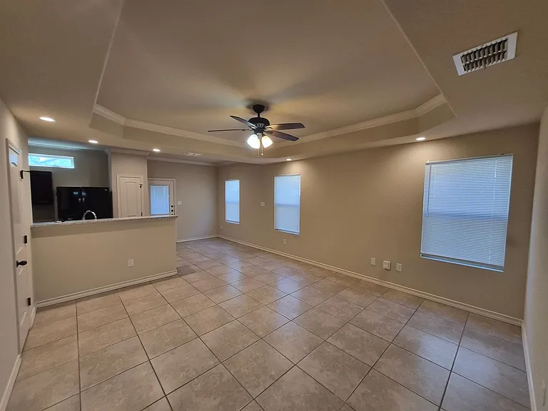 7042 Lakeview Dr #102 — Photo 2