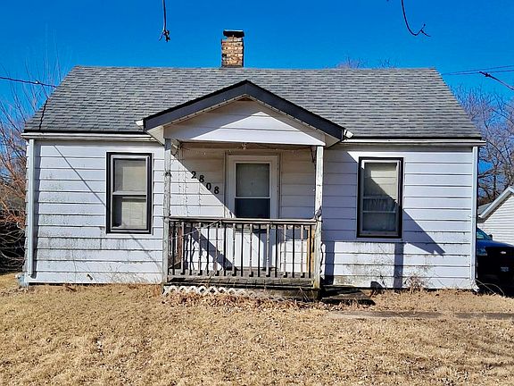 2nd image of 2808 Searles Ave