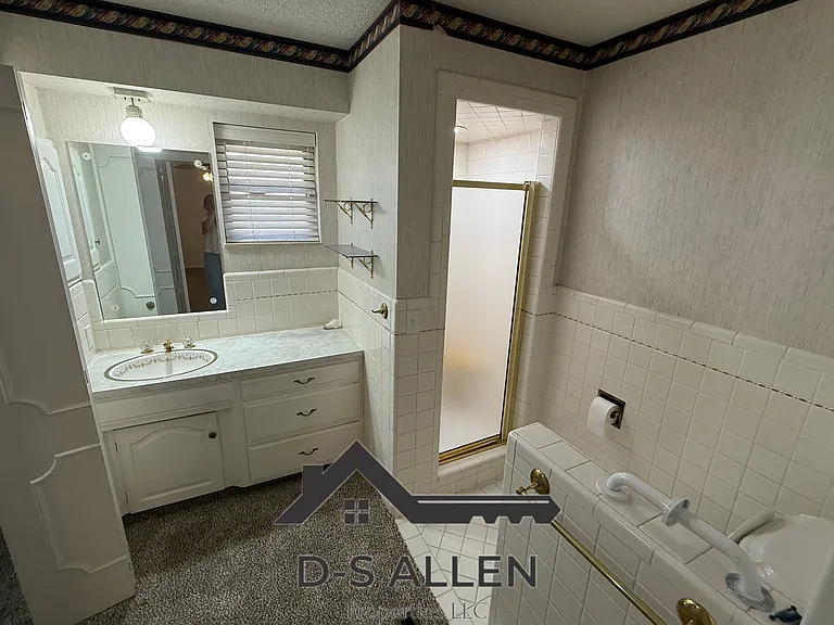 212 Meadowdale Dr — Photo 9