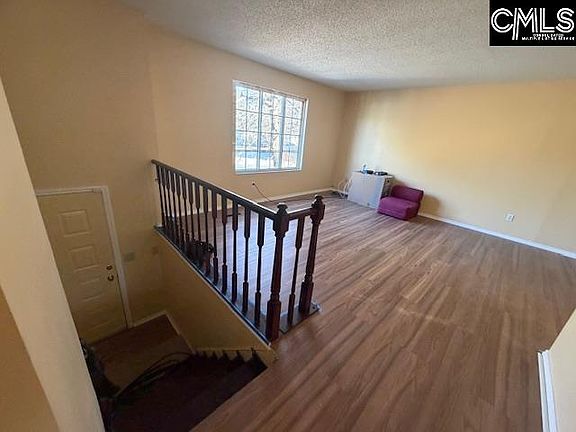4th image of 121 Foxglove Cir